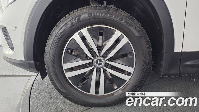 Mercedes-Benz GLB-Class 2021 — photo 5