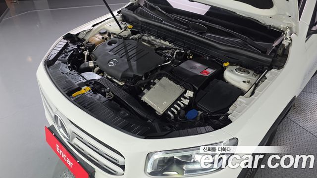 Mercedes-Benz GLB-Class 2021 — photo 6