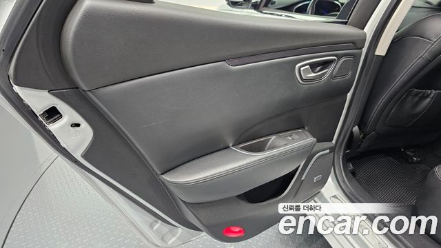 Renault Korea SM6 2016 — photo 15