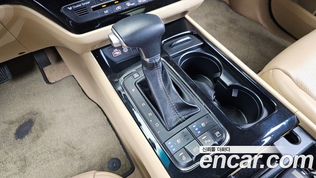 Kia Canival 2017 — photo 9