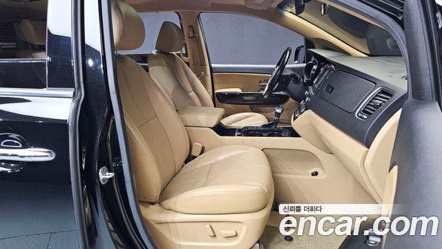 Kia Canival 2017 — photo 11