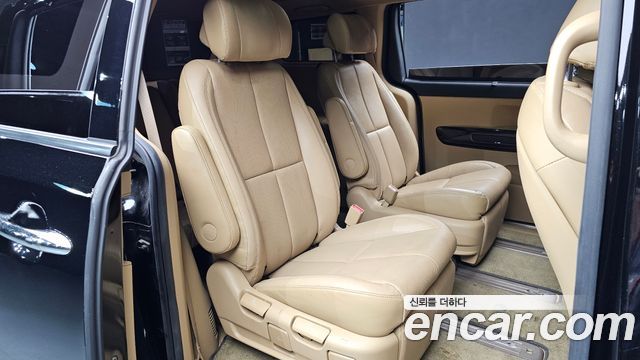 Kia Canival 2017 — photo 12