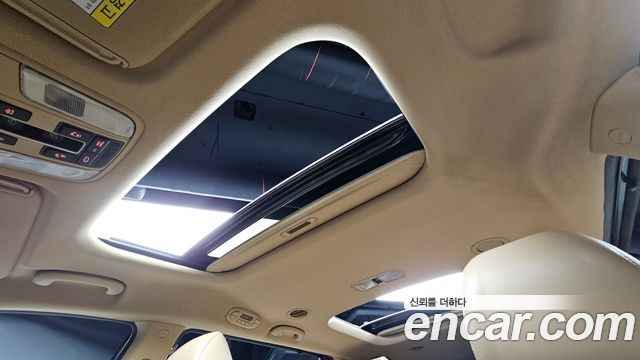 Kia Canival 2017 — photo 16