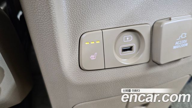 Kia Canival 2017 — photo 18