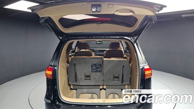 Kia Canival 2017 — photo 20