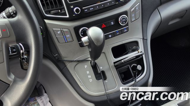 Hyundai Starex 2016 — photo 9