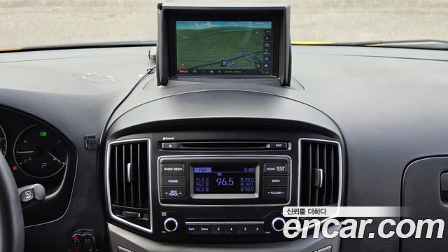 Hyundai Starex 2016 — photo 14