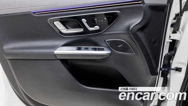 Mercedes-Benz EQE 2026 — photo 12