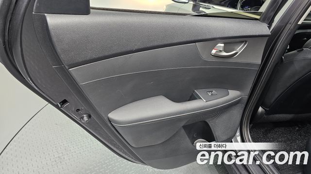 Kia K3 2019 — photo 15