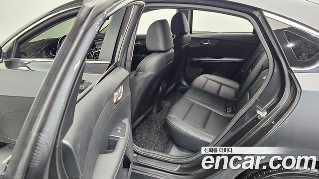 Kia K3 2019 — photo 28