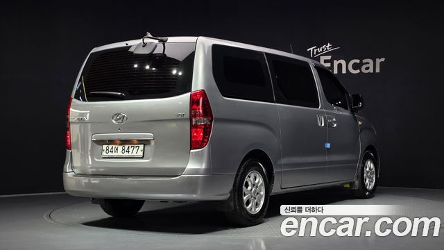 Hyundai Starex 2015 — photo 2