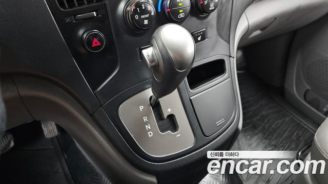 Hyundai Starex 2015 — photo 9
