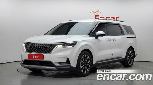 Kia Canival 2023 — photo 1