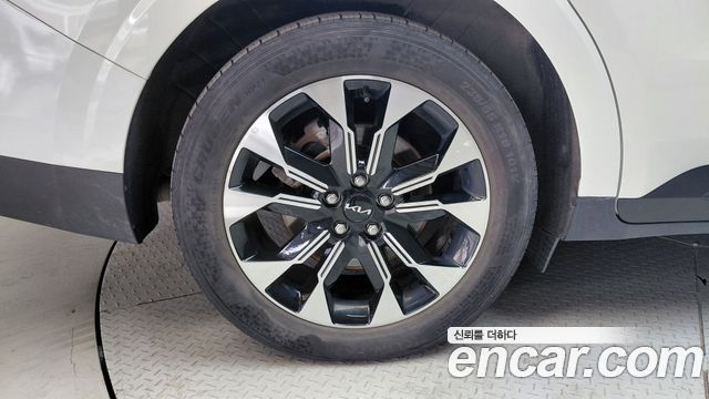 Kia Canival 2023 — photo 5