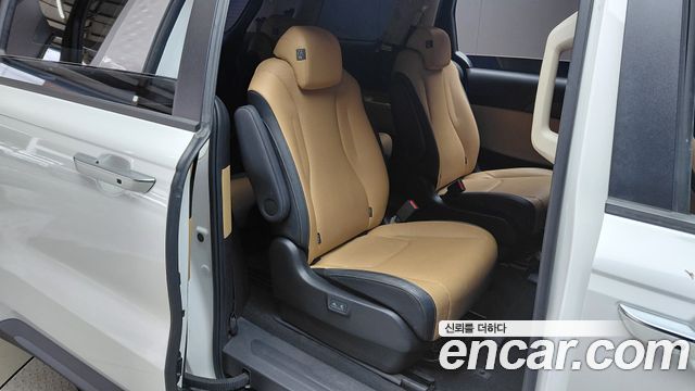 Kia Canival 2023 — photo 13