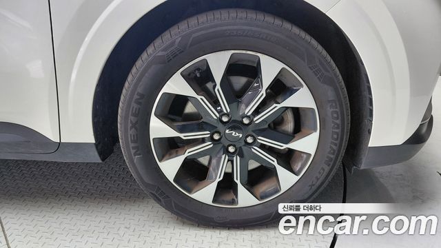 Kia Canival 2023 — photo 7