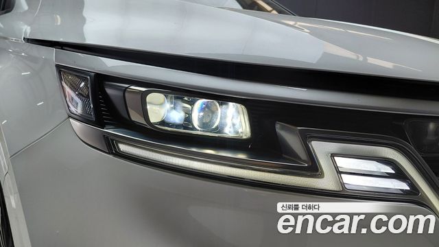 Kia Canival 2023 — photo 8
