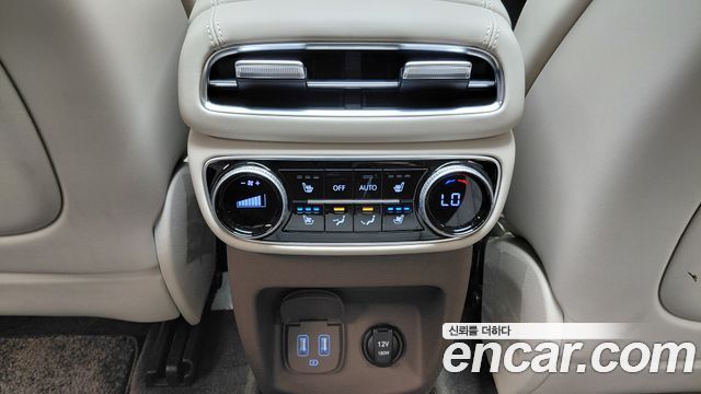 Genesis GV80 2023 — photo 25