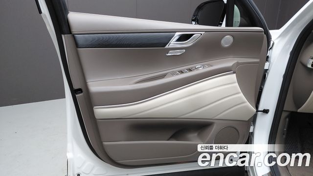 Genesis GV80 2023 — photo 14