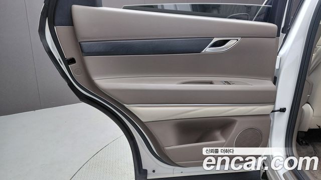 Genesis GV80 2023 — photo 15