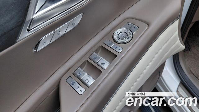 Genesis GV80 2023 — photo 31