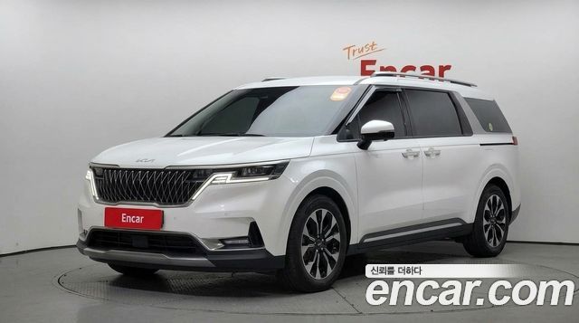 Kia Canival 2023 — photo 1