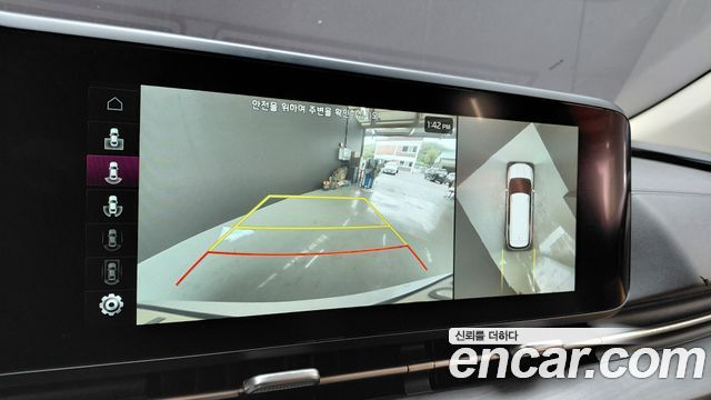 Kia Canival 2023 — photo 21