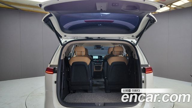 Kia Canival 2023 — photo 23