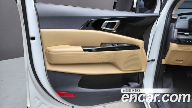 Kia Canival 2023 — photo 14