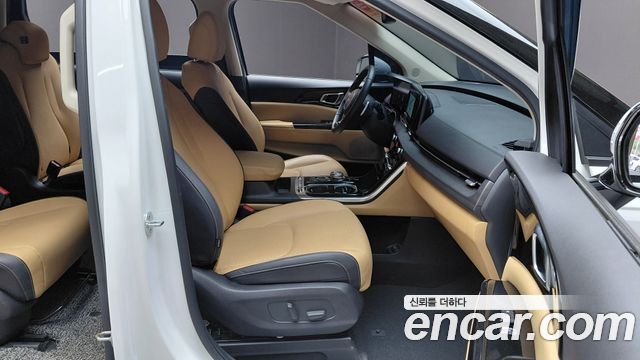 Kia Canival 2023 — photo 16