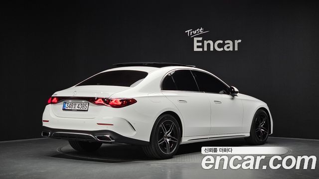 Mercedes-Benz E-Class 2026 — photo 2