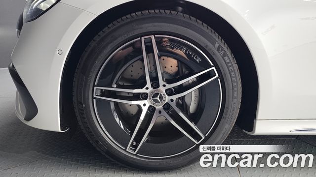 Mercedes-Benz E-Class 2026 — photo 5