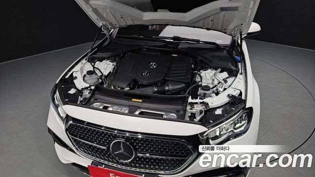 Mercedes-Benz E-Class 2026 — photo 6