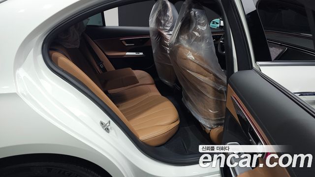 Mercedes-Benz E-Class 2026 — photo 17