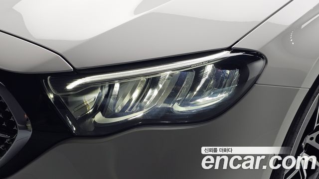 Mercedes-Benz E-Class 2026 — photo 8