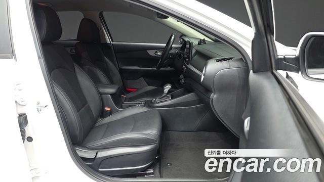 Kia K3 2022 — photo 17