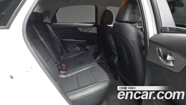 Kia K3 2022 — photo 18
