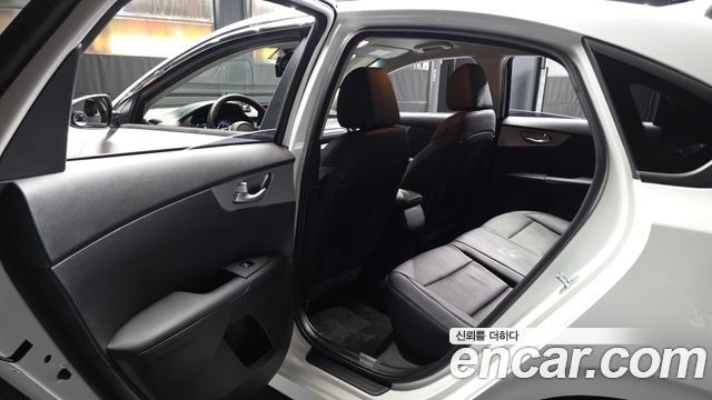 Kia K3 2022 — photo 16
