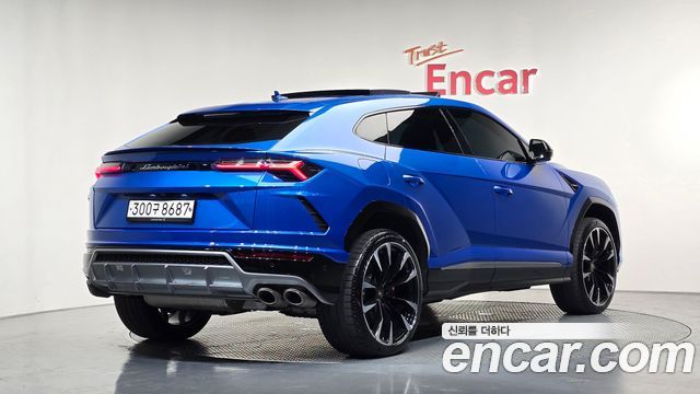 Lamborghini Urus 2020 — photo 2