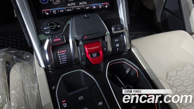 Lamborghini Urus 2020 — photo 12