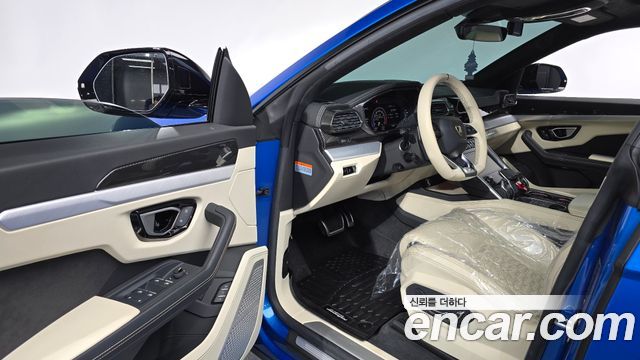 Lamborghini Urus 2020 — photo 13