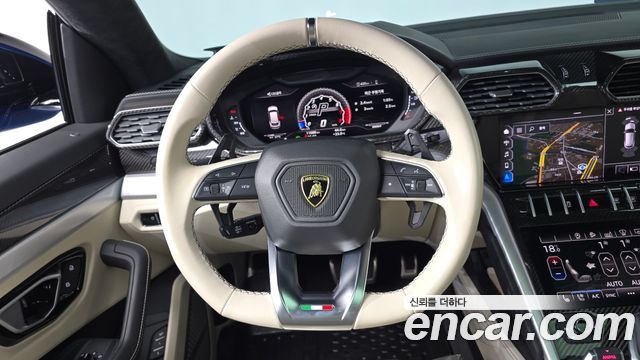 Lamborghini Urus 2020 — photo 19