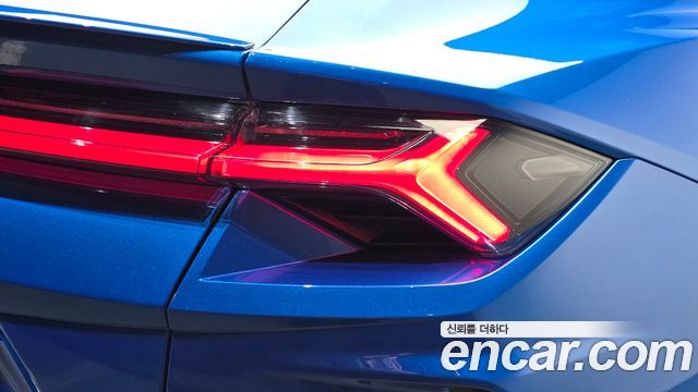 Lamborghini Urus 2020 — photo 9
