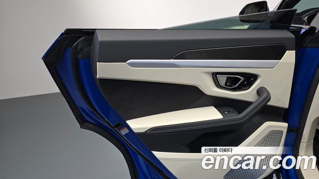 Lamborghini Urus 2020 — photo 15