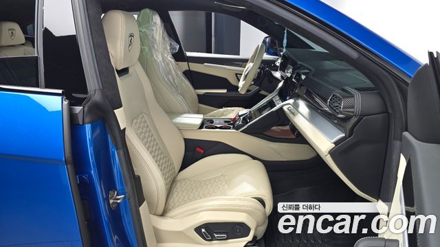 Lamborghini Urus 2020 — photo 16