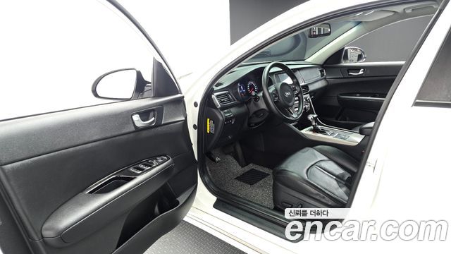 Kia K5 2017 — photo 10