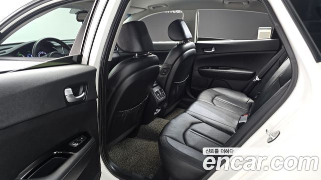 Kia K5 2017 — photo 11