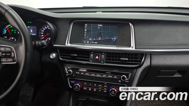 Kia K5 2017 — photo 13