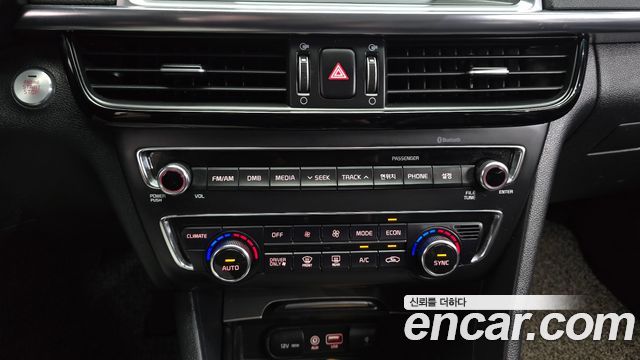 Kia K5 2017 — photo 14