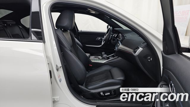 BMW 3-Series 2020 — photo 17
